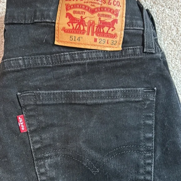 Black Levi Jeans. - Picture 2 of 3